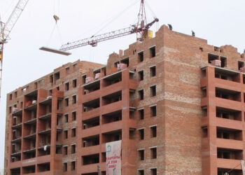 Дом-долгострой обманутых дольщиков. Иллюстрация: urist-sian.ru