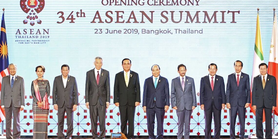 Лидеры АСЕАН. Фото: Youtube