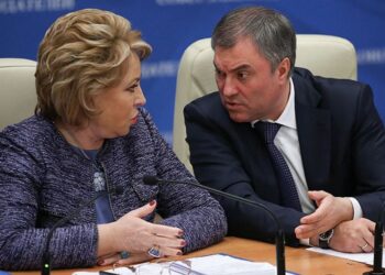 Валентина Матвиенко и Вячеслав Володин. Иллюстрация: kpcdn.net