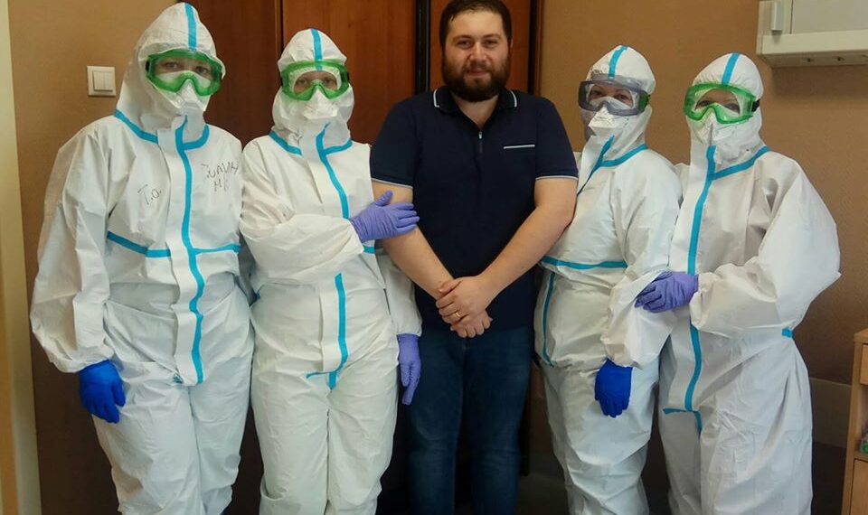 Саркис Цатурян и коллектив ЦКБ №6. Фото: ИА «Реалист»