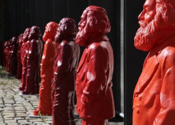 Статуи Карла Маркса на выставке в Трире (ФРГ). Фото: Ханнелор Фёрстер / Getty