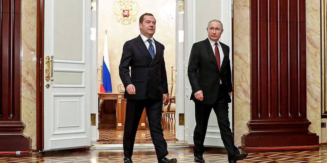 Дмитрий Медведев и Владимир Путин. Фото: Астахов Дмитрий/ТАСС