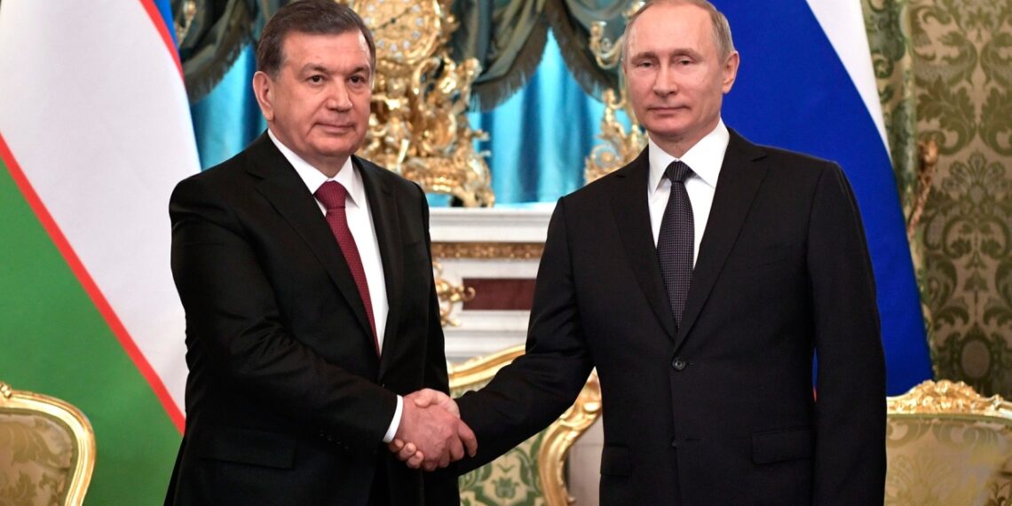 Владимир Путин и Шавкат Мирзиеев. Фото: kremlin.ru