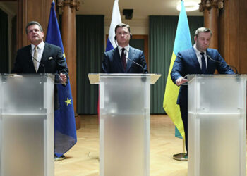 Марош Шефчович, Александр Новак и Алексей Оржель. Фото: Reuters