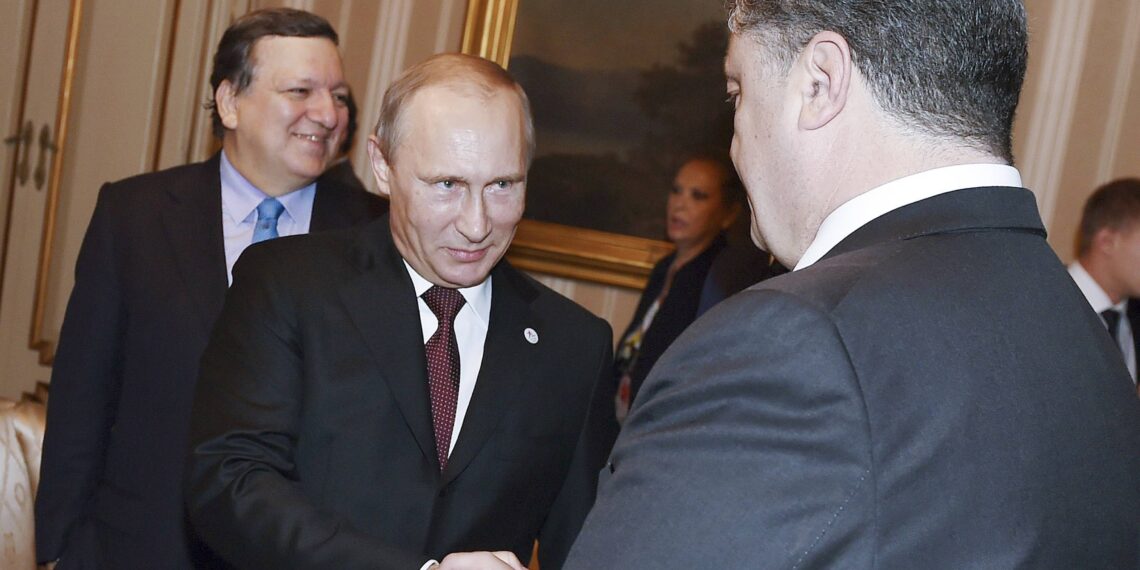 Владимир Путин и Петр Порошенко. Фото: ua.news