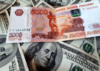 Рублем по доллару. Фото: kurs.com.ua