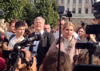 Сергей Митрохин и Любовь Соболь. Фото: РИА ФАН