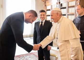 Андрей Ермак, Владимир Зеленский и папа римский Франциск. 8 февраля 2020 года, Ватикан. Фото: Андрей Ермак/Facebook