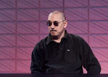 Денис Коротков