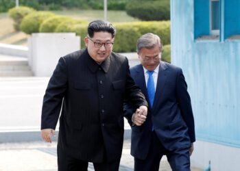 Ким Чен Ын и Мун Чжэ Ин. Фото: "Российская газета"