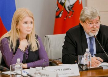 Наталья Сергунина и Константин Ремчуков. Фото: Пресс-служба Общественной палаты города Москвы