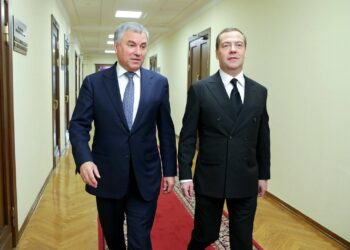 Вячеслав Володин и Дмитрий Медведев. Фото: Пресс-служба Госдумы