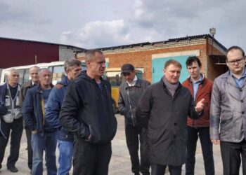 На встрече с водителями пассажирского автопредприятия в Липецкой области. Фото: личный архив А.Н. Шерина