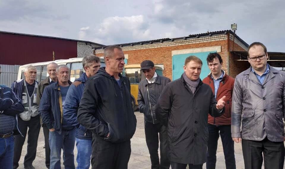 На встрече с водителями пассажирского автопредприятия в Липецкой области. Фото: личный архив А.Н. Шерина