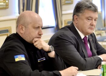 Александр Турчинов и Петр Порошенко. Фото: AP