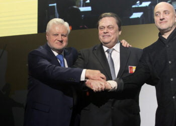 Сергей Миронов, Геннадий Семигин и Захар Прилепин. Фото: spravedlivo.ru