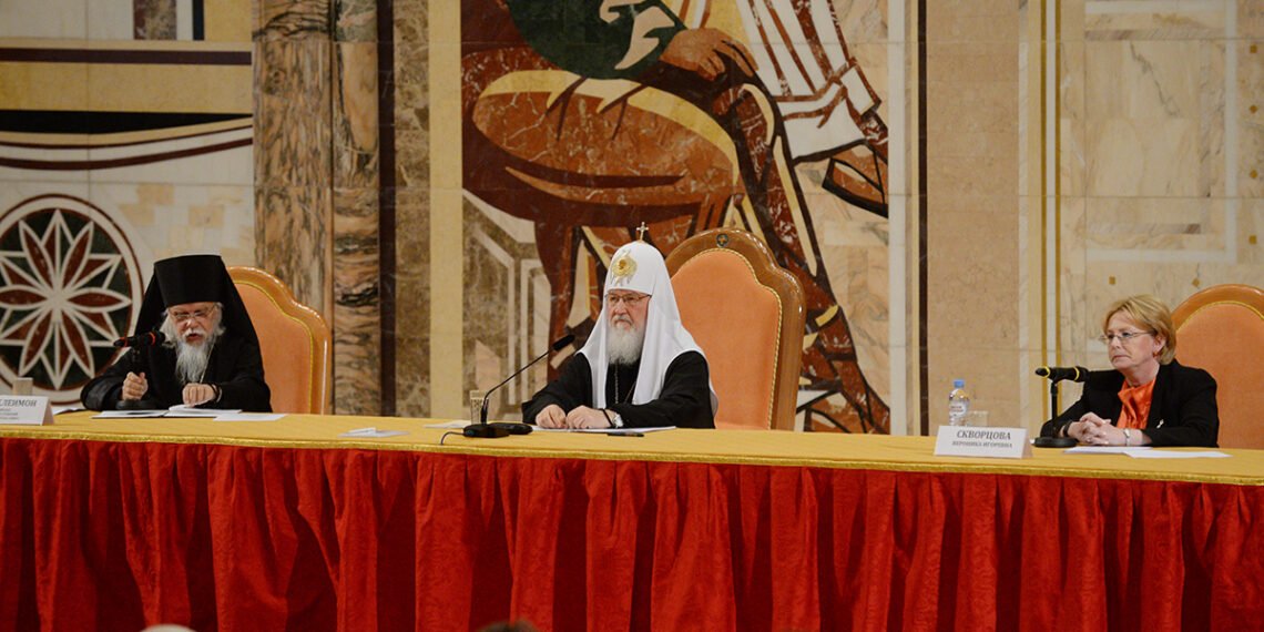 Патриарх Кирилл и Вероника Скворцова. Иллюстрация: Пресс-служба Патриарха Московского и всея Руси