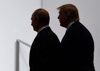 Владимир Путин и Дональд Трамп. Фото: АР