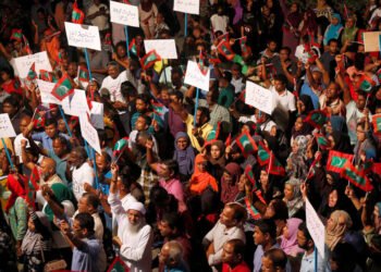 Акция протестов на Мальдивах. Иллюстрация: Sky News