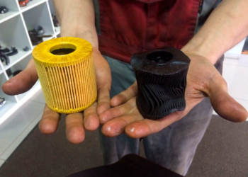 Новый фильтр и забитый грязью. Почувствуйте разницу. Источник: sto-exclusive.ru