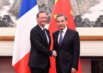 Эммануэль Бонн и Ван И