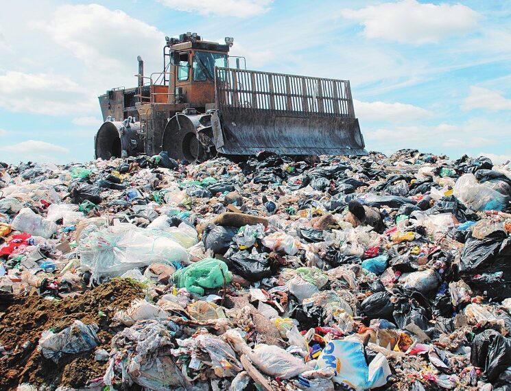 Отчуждение и бульдозер. Фото: agroinvestor.ru