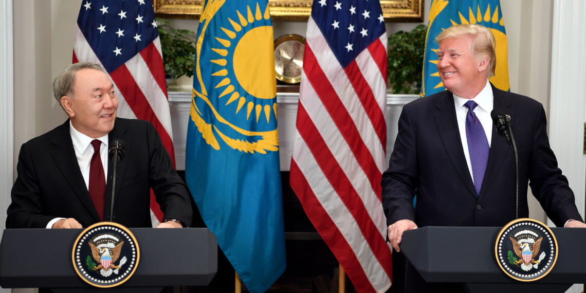 Нурсултан Назарбаев и Дональд Трамп. Иллюстрация: astanatimes.com