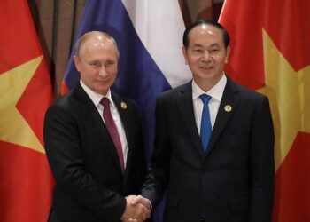 Владимир Путин и Чан Дай Куанг. Иллюстрация: Пресс-служба Кремля