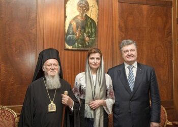 Петр Порошенко с супругой и патриархом Варфоломеем. Фото: rosbalt.ru