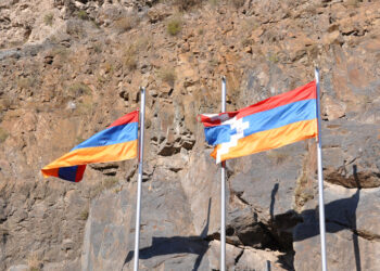 Флаги Армении и Арцаха