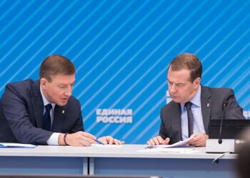 Дмитрий Медведев и Андрей Турчак. Фото: er.ru