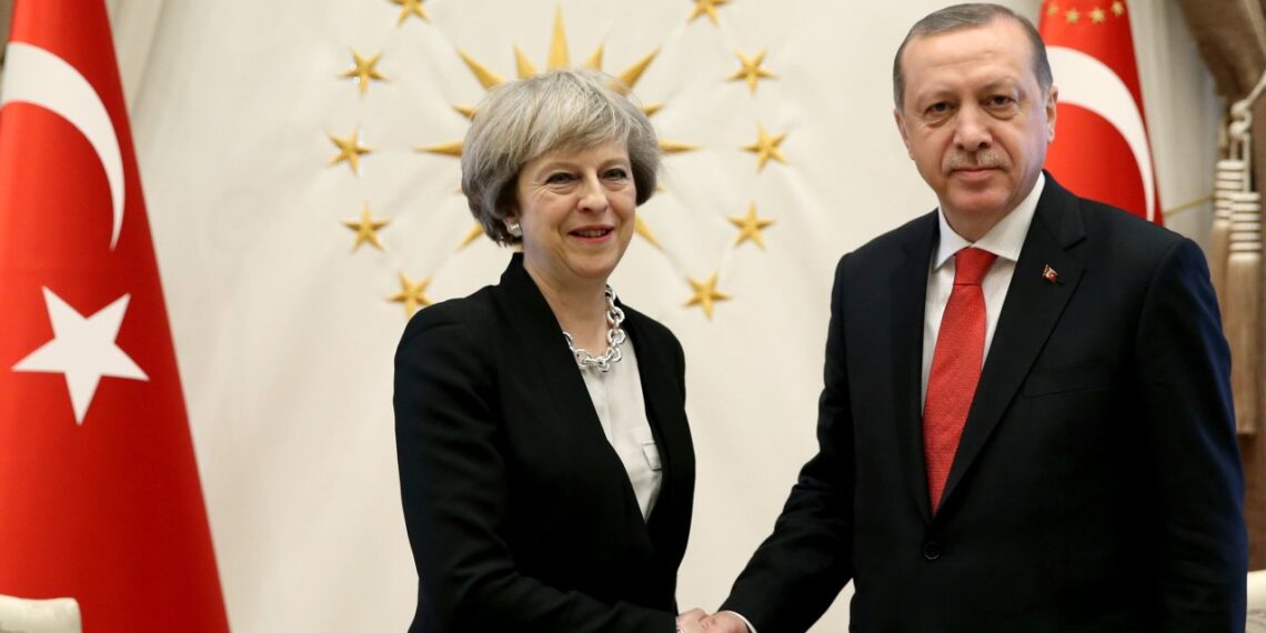 Тереза Мэй и Реджеп Эрдоган. Фото: The Wall Street Journal