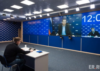 Андрей Турчак и Дмитрий Медведев. Фото: er.ru