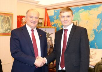 Геннадий Зюганов и Валентин Коновалов. Фото: r-19.ru