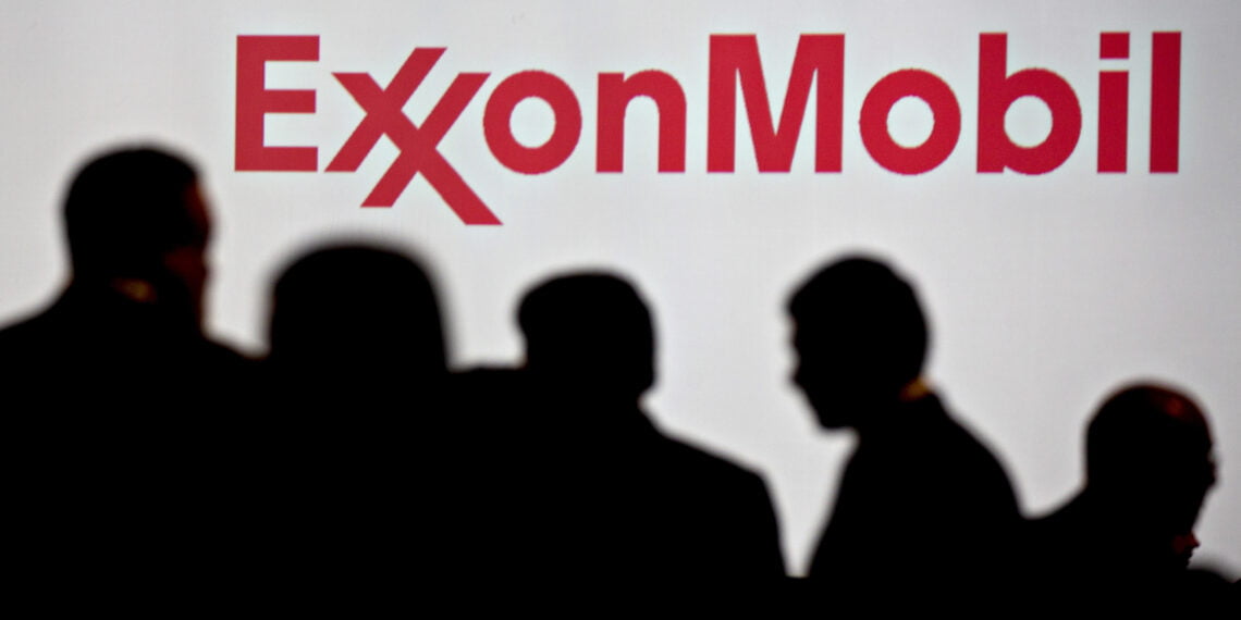 Exxon Mobil. Фото: Bloomberg