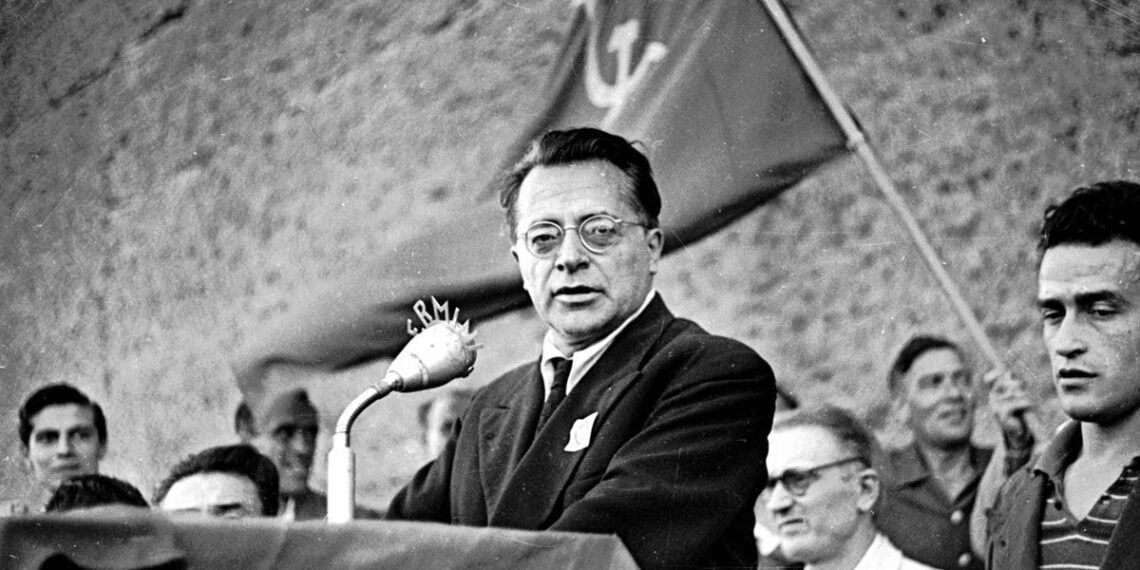 Пальмиро Тольятти на митинге.