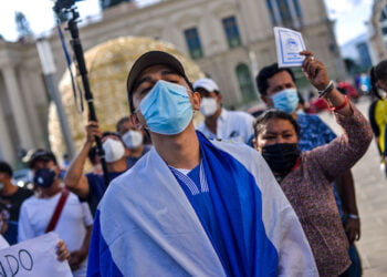 Акция протеста против президента Наиба Букеле в Сальвадоре. Декабрь 2020 года.