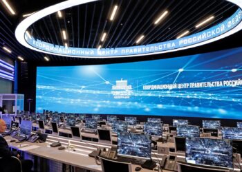 Владимир Путин в ходе посещения Координационного центра Правительства. Фото: kremlin.ru