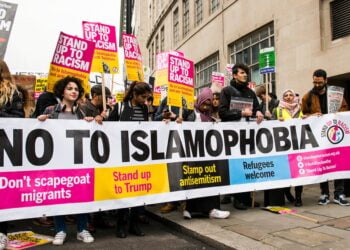 Акция протеста против исламофобии. Фото: John Gomez / Shutterstock