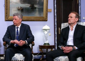 Юрий Бойко и Виктор Медведчук. Фото: Екатерина Штукина/ТАСС