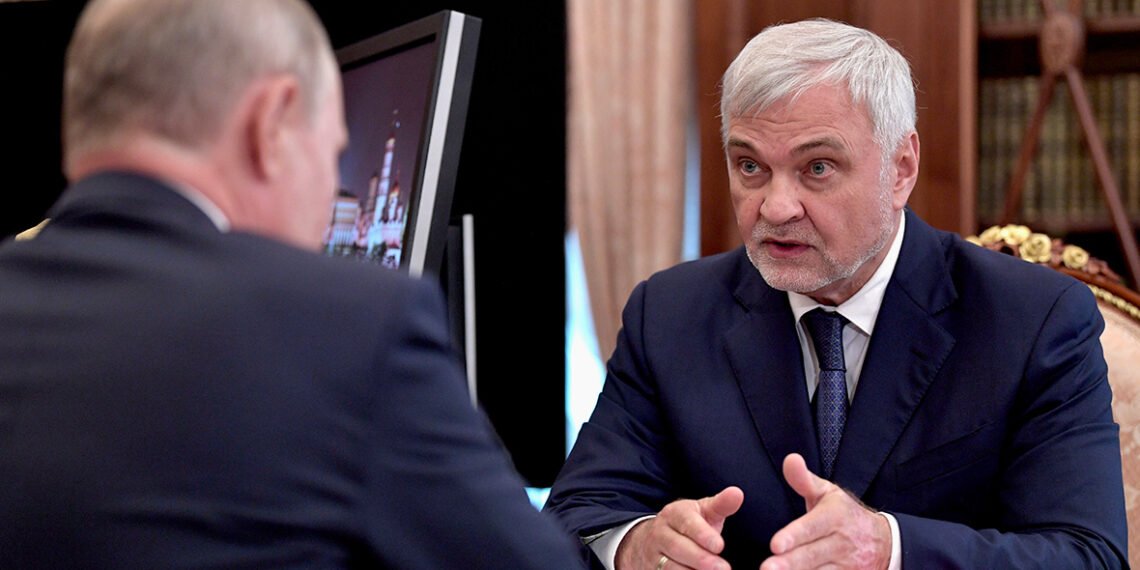 Владимир Путин и Владимир Уйба. Фото: Алексей Никольский / ТАСС