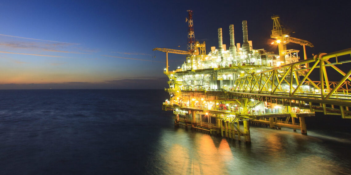 Нефтяная платформа. Фото: Adobe Stock