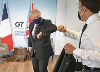 Эммануэль Макрон и Борис Джонсон на встрече G7 в Корнуолле, 12 июня 2021 года.