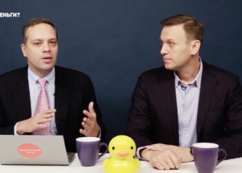 Владимир Милов и Алексей Навальный. Кадр из YouTube