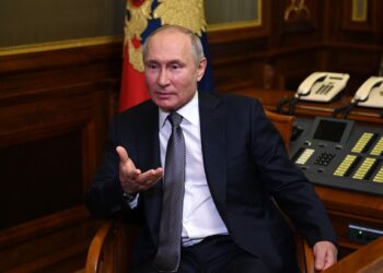 Владимир Путин ответил на вопросы о статье «Об историческом единстве русских и украинцев». Фото: kremlin.ru