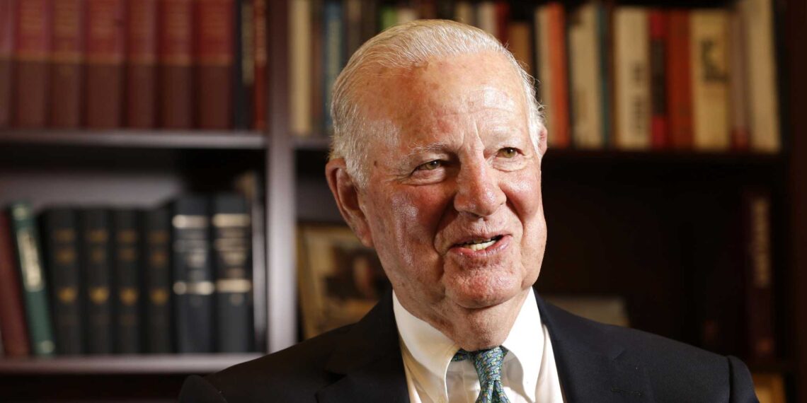 Джеймс Бейкер. Фото: houstonchronicle.com