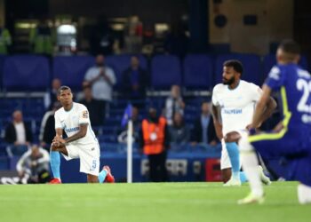 Футболисты «Зенита» и «Челси» перед матчем. Фото: Reuters