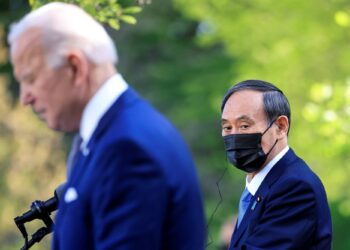 Джозеф Байден и Ёсихидэ Суга. 16 апреля 2021 года. Фото: Reuters