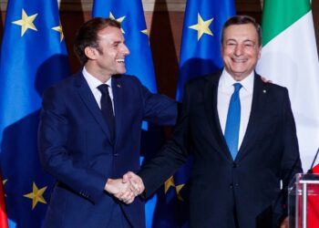 Эммануэль Макрон и Марио Драги. Фото: EPA / EFE