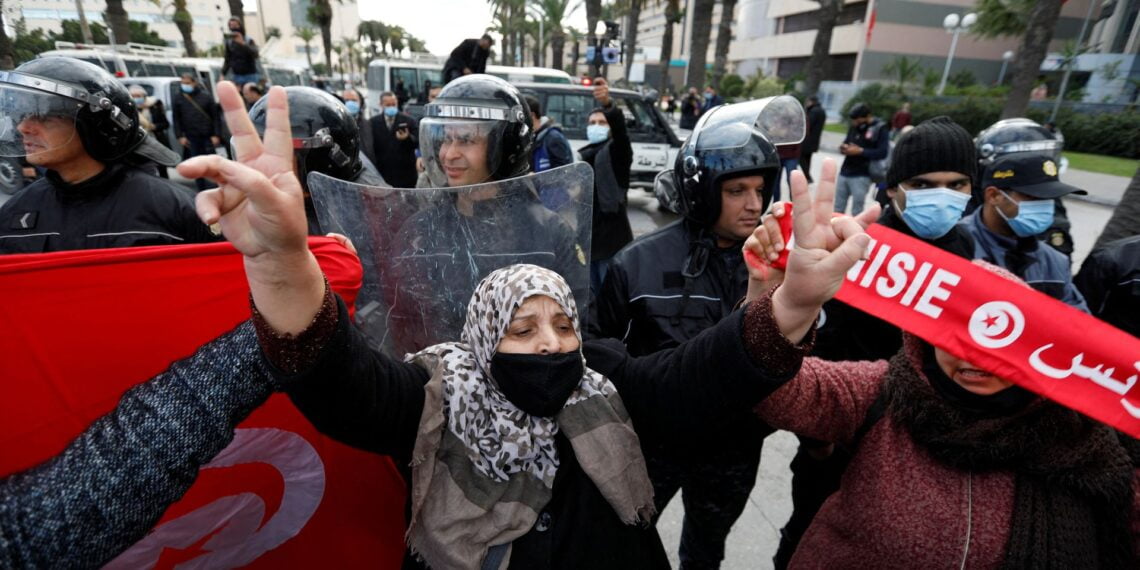 Акция протеста в Тунисе. Фото: Reuters